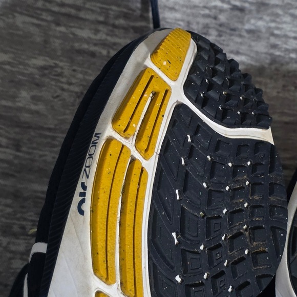 Nike Air Zoom Pegasus 38 Michigan Wolverines Navy Yellow Running Shoes M 4.5 W 6 - Picture 15 of 15